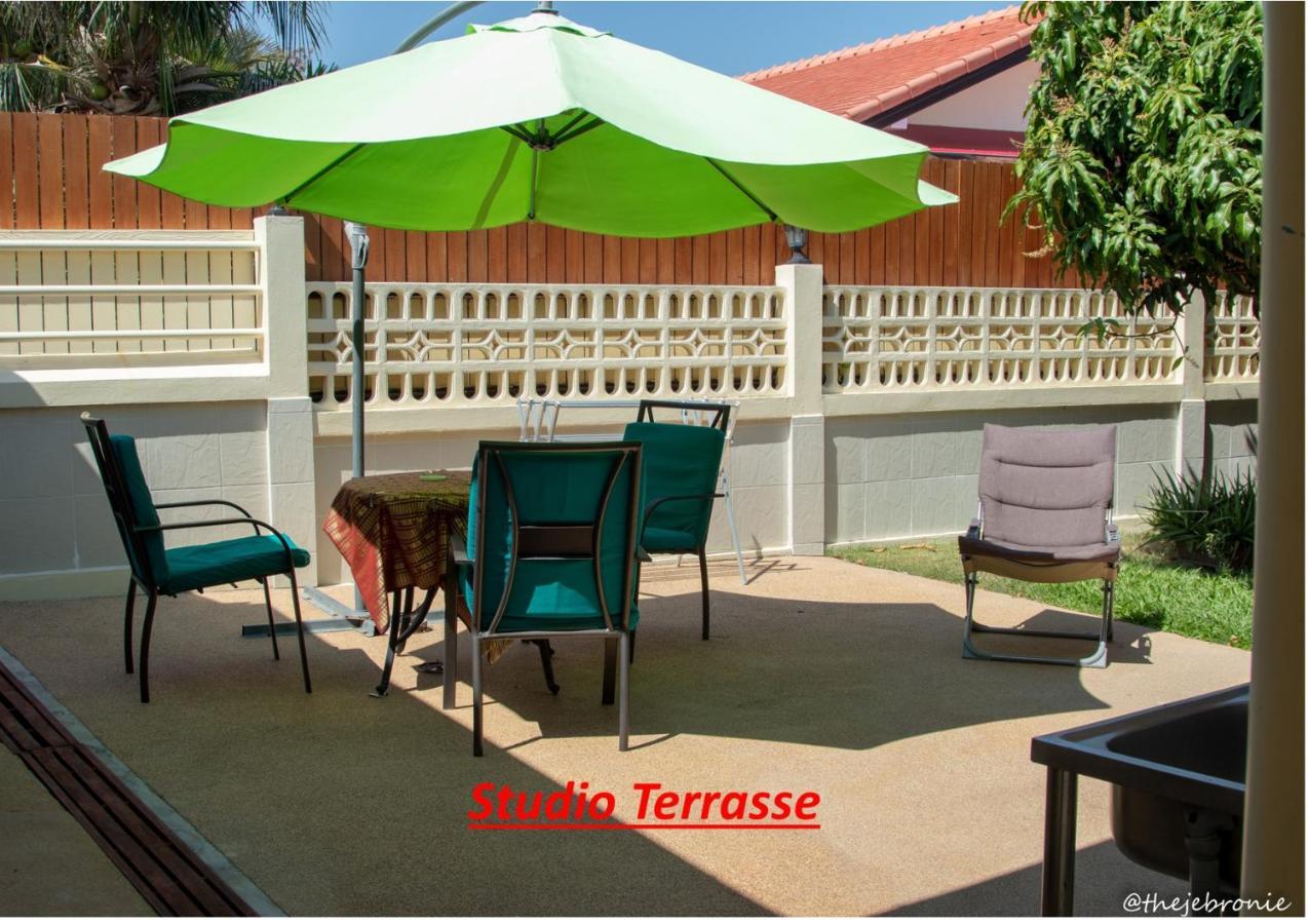 Residence Chez Nous Phuket Rawai エクステリア 写真