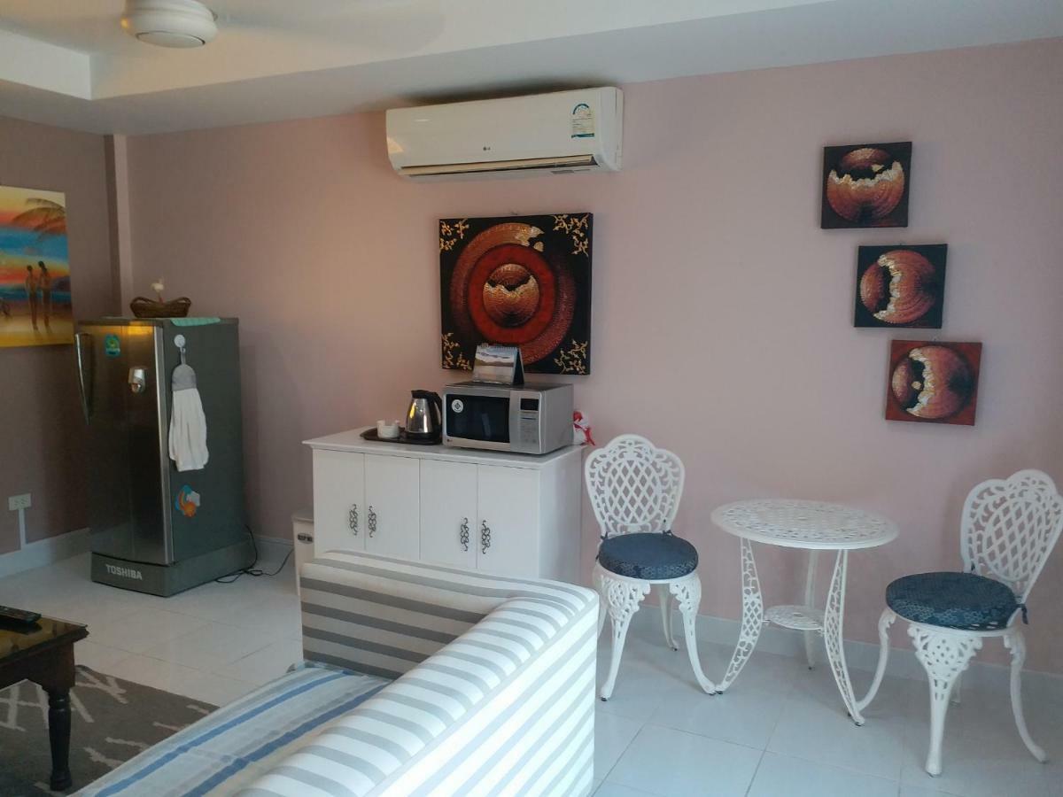Residence Chez Nous Phuket Rawai エクステリア 写真